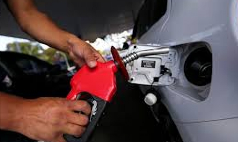 Gasolina recua em 15 Estados, diz ANP; valor médio cai 0,12% no País