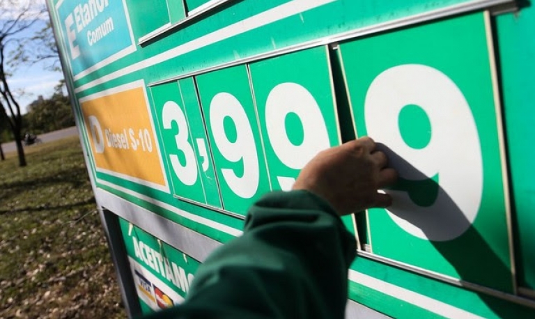 Preços de gasolina e diesel já superam os R$ 8 na maioria dos estados