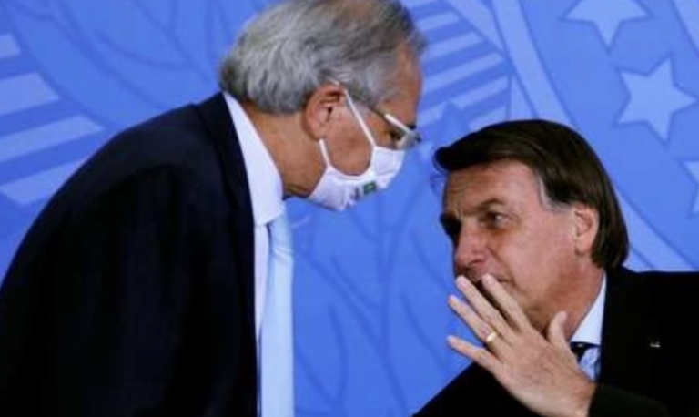Bolsonaro diz que conversa com Guedes e Bento sobre preço de combustíveis e gás de cozinha