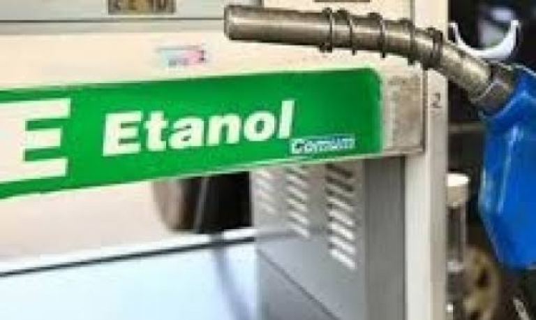 Comissão da Câmara posterga votação da venda direta de etanol