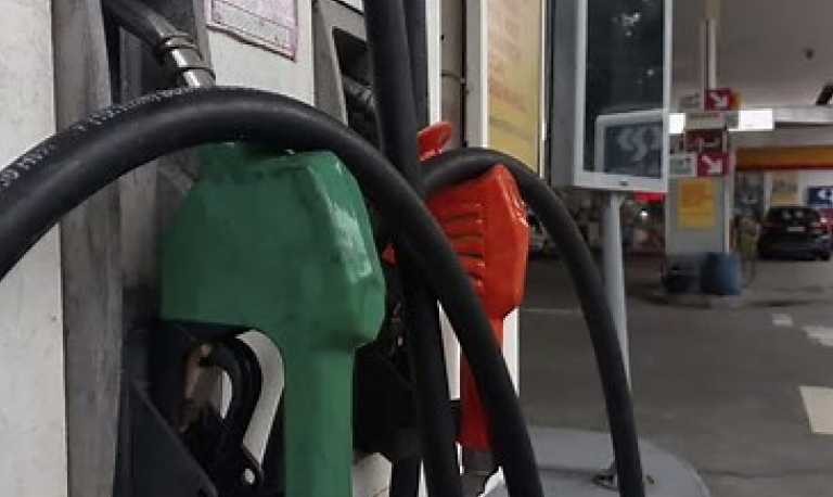 Gasolina tem o menor preço em um ano e meio