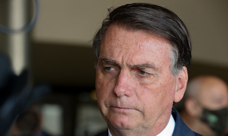 Bolsonaro nega interferência na Petrobras e no preço dos combustíveis